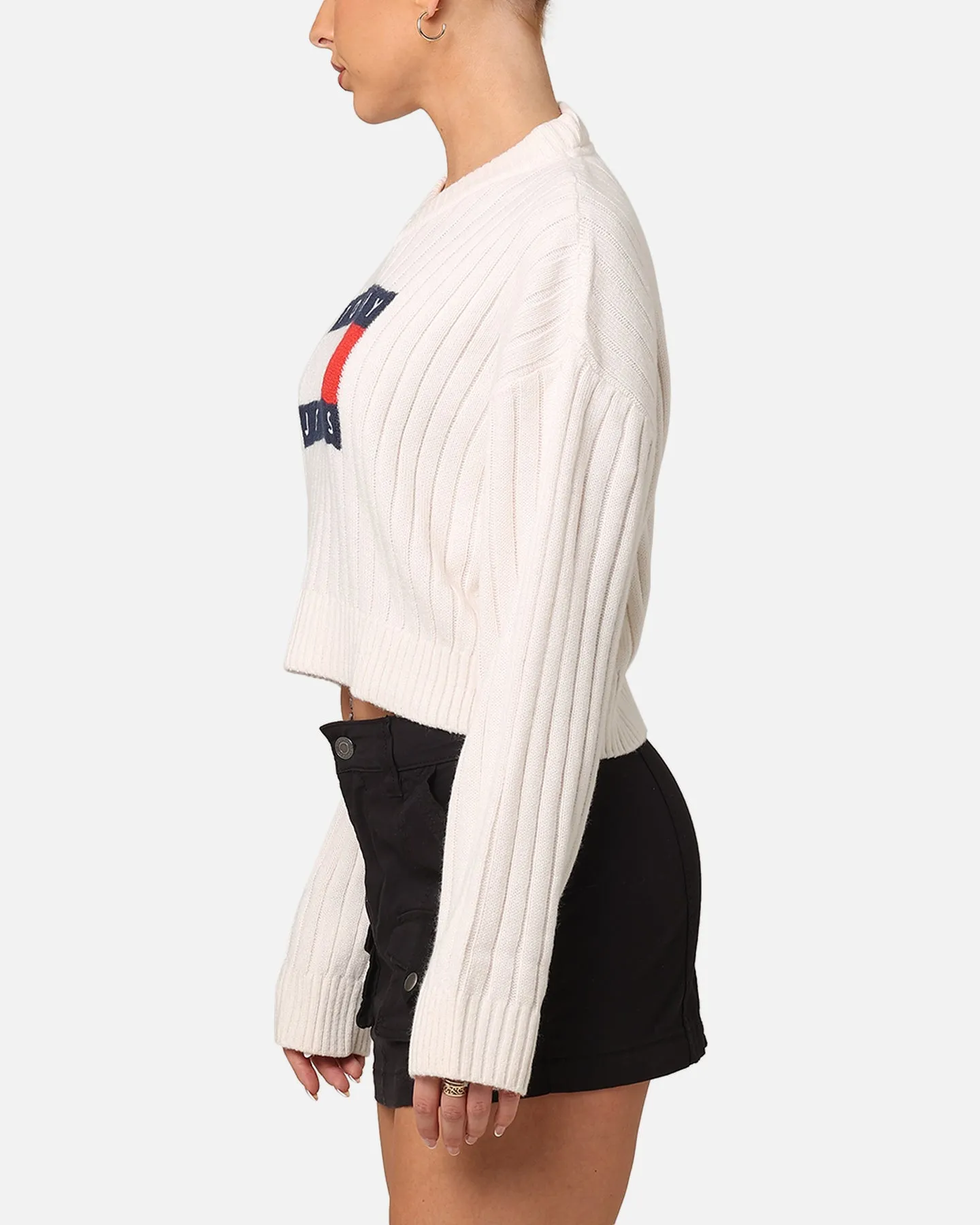 Tommy Jeans Women's TJW V-Neck Center Flag Sweater Ancient White